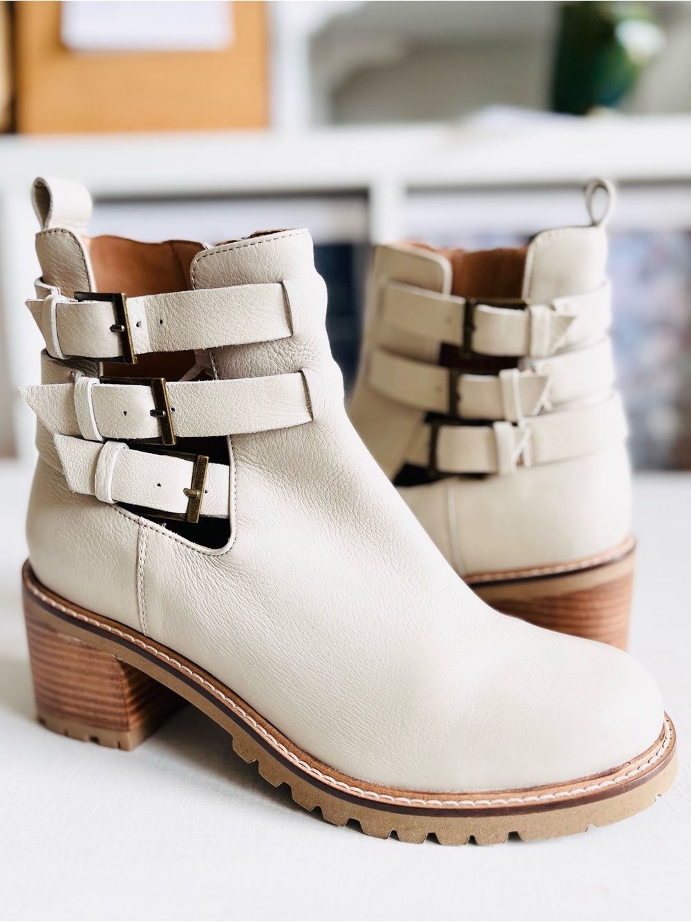 [Seychelles] Give It A Whirl Buckle Stacked Heel Lug Sole Leather Ankle Boot